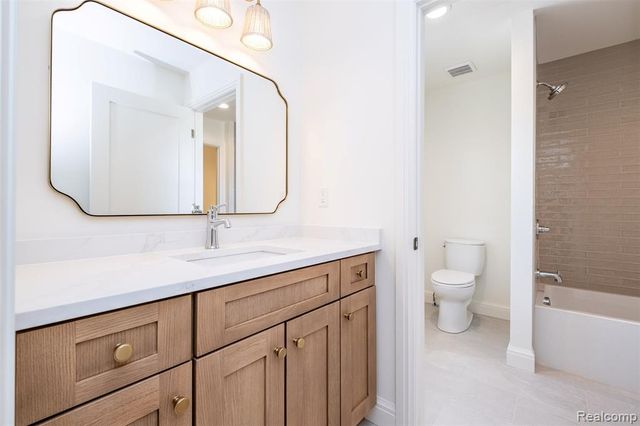 3800 Linwood Avenue, Royal Oak, MI 48073