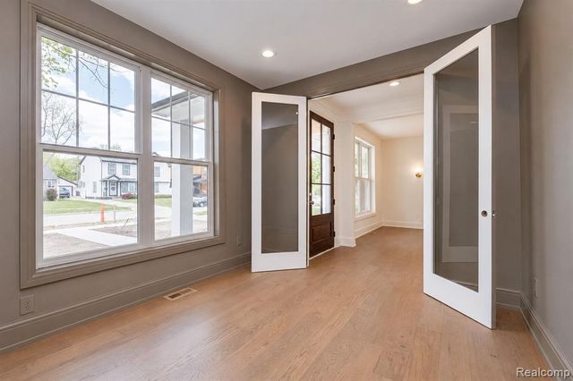 3800 Linwood Avenue, Royal Oak, MI 48073