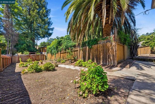 4632 Steele Street, Oakland, CA 94619