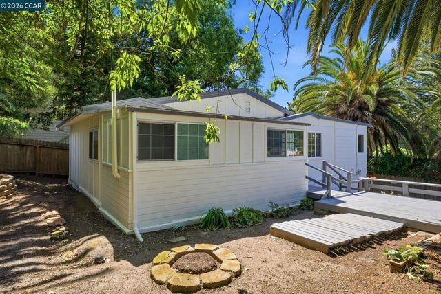 4632 Steele Street, Oakland, CA 94619