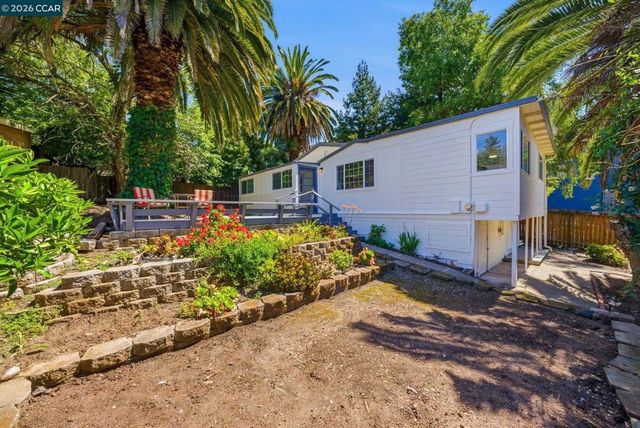 4632 Steele Street, Oakland, CA 94619