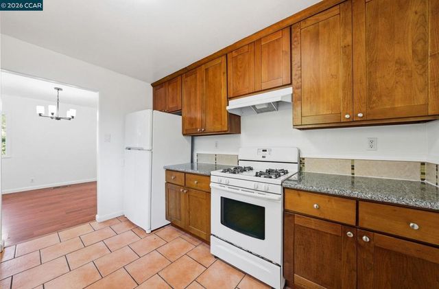 4632 Steele Street, Oakland, CA 94619