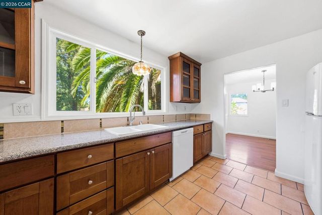 4632 Steele Street, Oakland, CA 94619