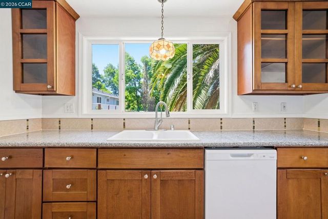 4632 Steele Street, Oakland, CA 94619