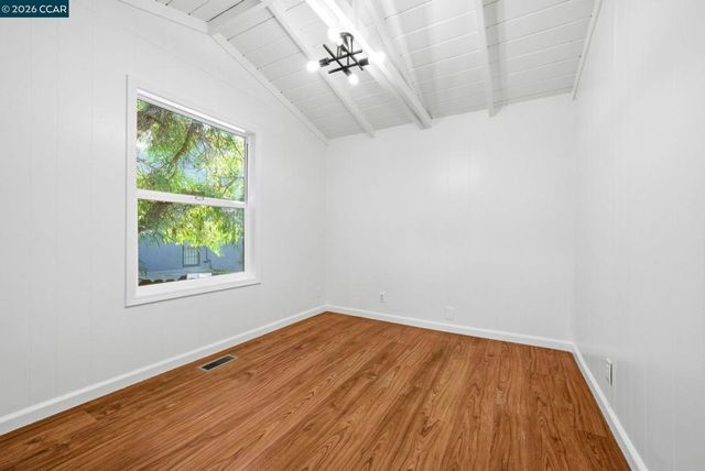 4632 Steele Street, Oakland, CA 94619