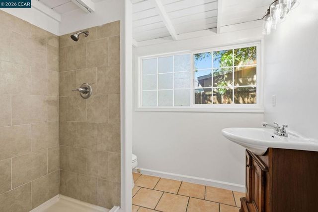 4632 Steele Street, Oakland, CA 94619