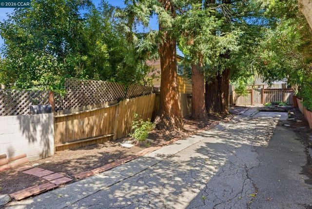 4632 Steele Street, Oakland, CA 94619