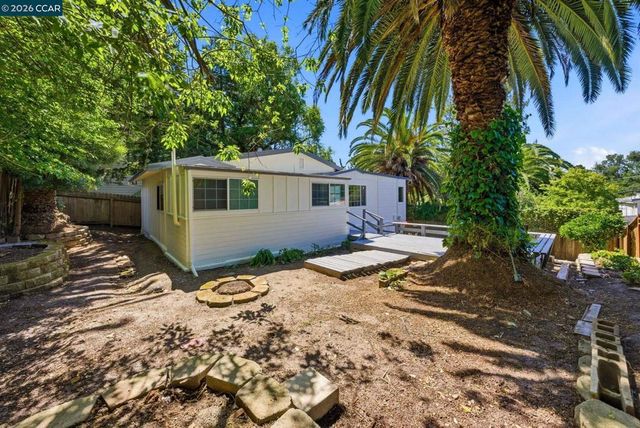 4632 Steele Street, Oakland, CA 94619