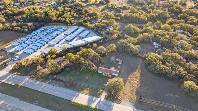 936 Southeast Parkway, Azle, TX 76020