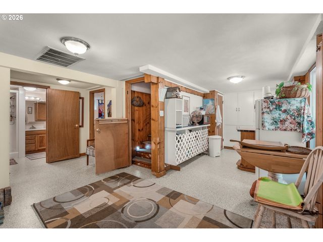 1331 K St, Washougal, WA 98671