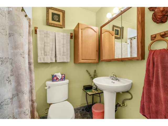 1331 K St, Washougal, WA 98671
