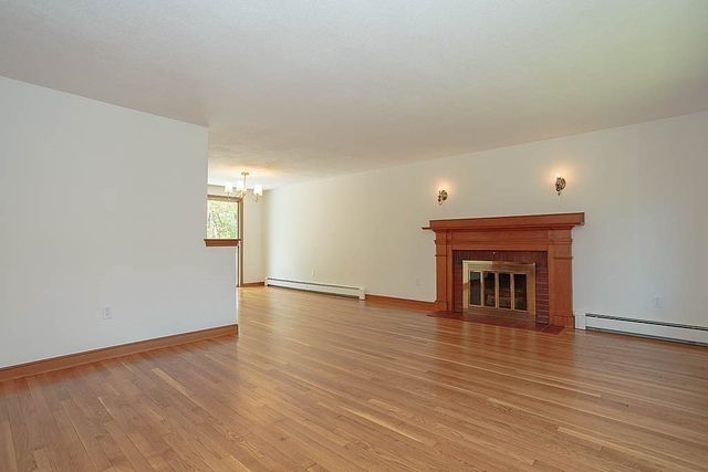 10 Brentwood Drive, Reading, MA 01867