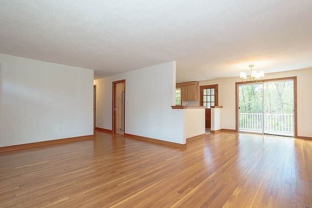 10 Brentwood Drive, Reading, MA 01867