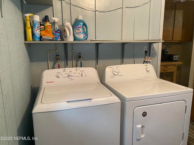 8093 BREEZY POINT Road E, Melrose, FL 32666