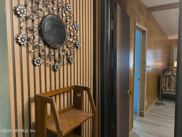 8093 BREEZY POINT Road E, Melrose, FL 32666