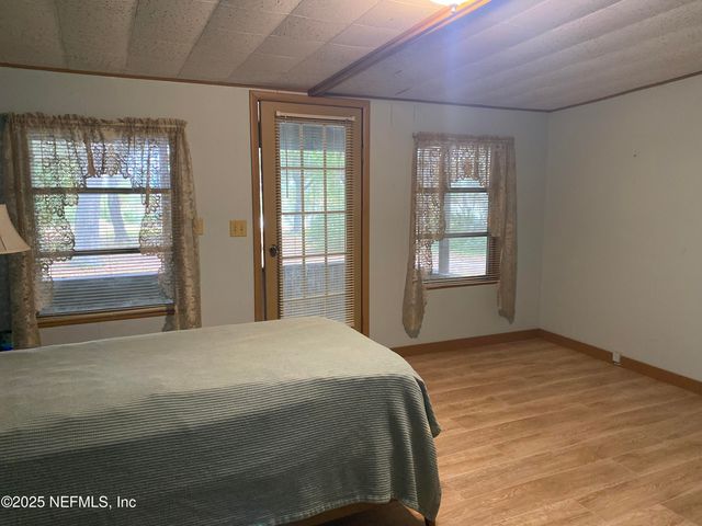 8093 BREEZY POINT Road E, Melrose, FL 32666