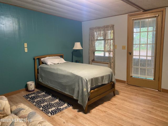 8093 BREEZY POINT Road E, Melrose, FL 32666