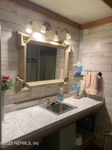 8093 BREEZY POINT Road E, Melrose, FL 32666