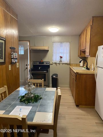 8093 BREEZY POINT Road E, Melrose, FL 32666