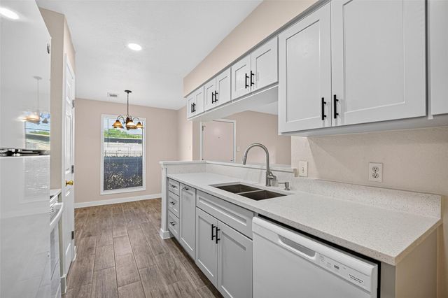 15534 Zabolio Drive 143, Houston, TX 77598
