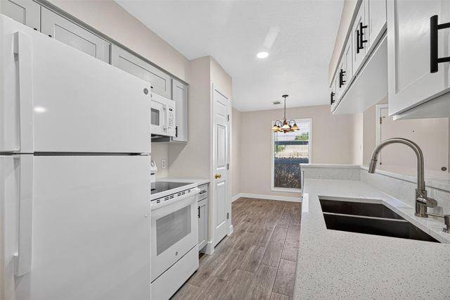 15534 Zabolio Drive 143, Houston, TX 77598