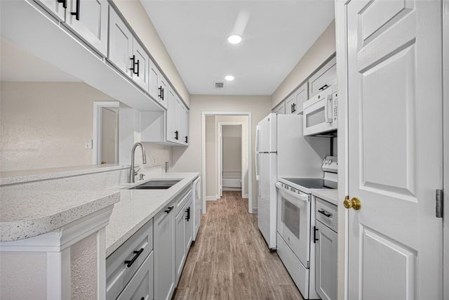 15534 Zabolio Drive 143, Houston, TX 77598