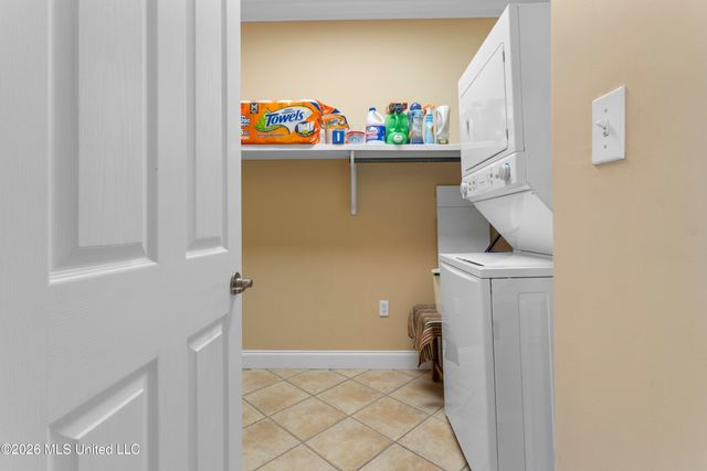 1453 E Beach Boulevard, 306, Pass Christian, MS 39571