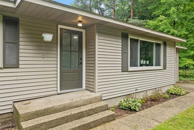 14725 James Street, Holland, MI 49424