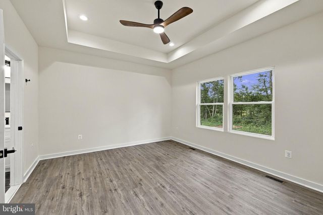 34 CIRCLE LN, Colonial Beach, VA 22443