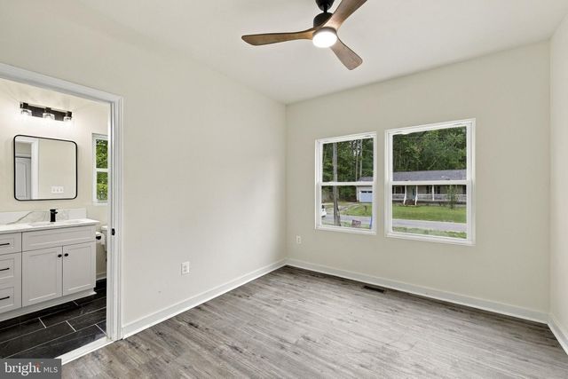 34 CIRCLE LN, Colonial Beach, VA 22443