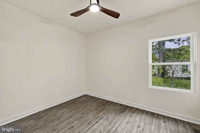 34 CIRCLE LN, Colonial Beach, VA 22443