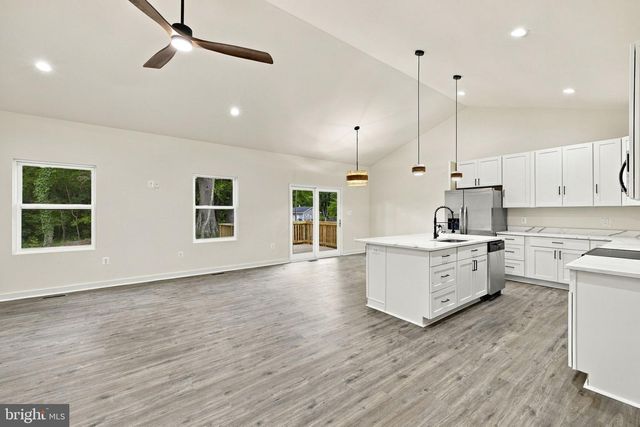 34 CIRCLE LN, Colonial Beach, VA 22443