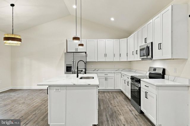 34 CIRCLE LN, Colonial Beach, VA 22443
