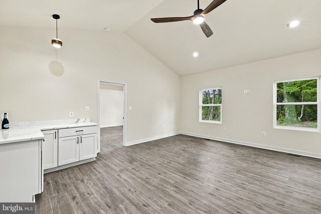 34 CIRCLE LN, Colonial Beach, VA 22443