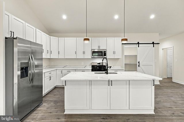 34 CIRCLE LN, Colonial Beach, VA 22443