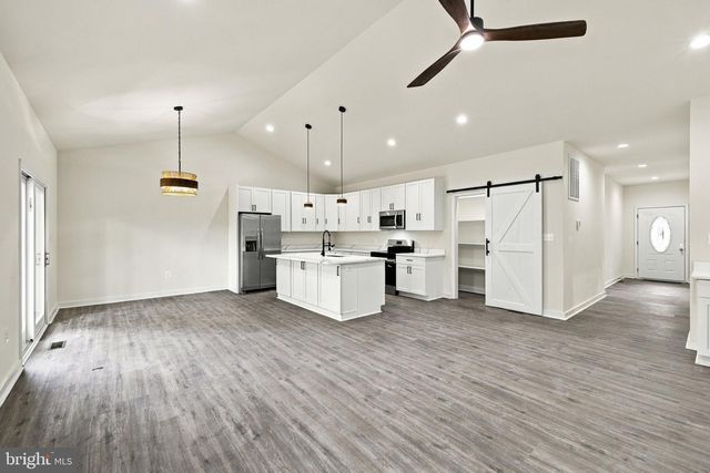 34 CIRCLE LN, Colonial Beach, VA 22443