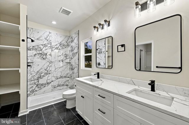 34 CIRCLE LN, Colonial Beach, VA 22443