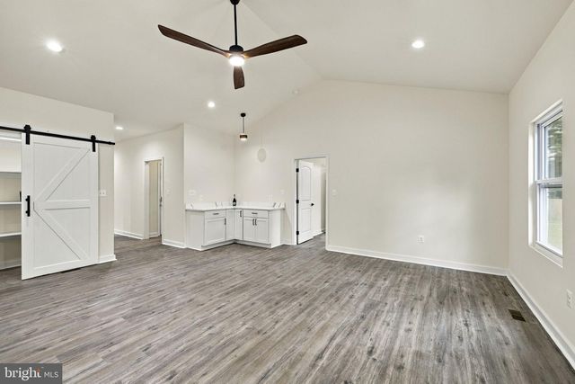 34 CIRCLE LN, Colonial Beach, VA 22443