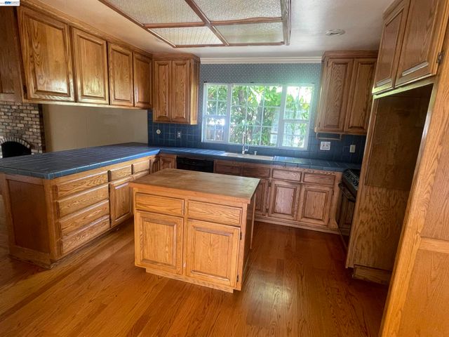 7819 Highland Oaks Dr, Pleasanton, CA 94588