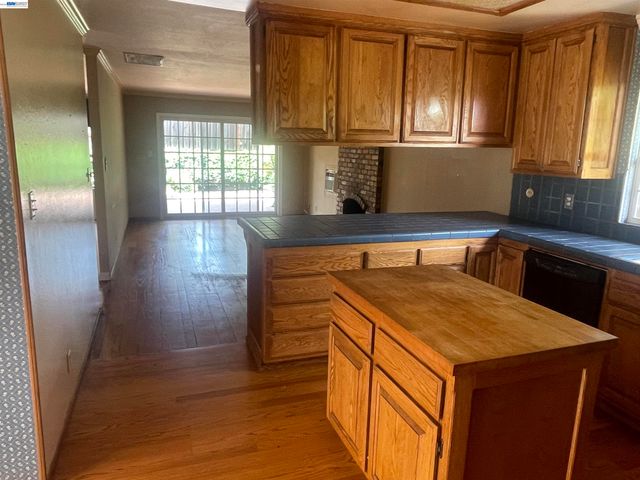 7819 Highland Oaks Dr, Pleasanton, CA 94588