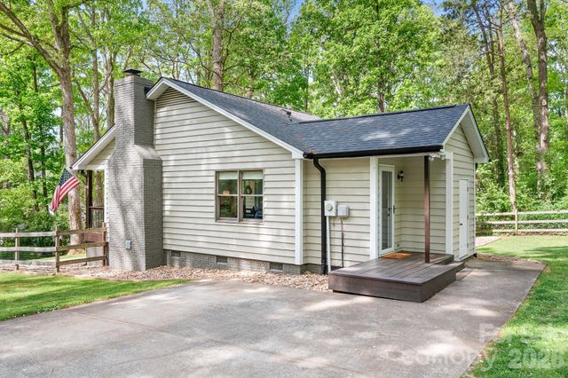 204 Nottingham Drive, Huntersville, NC 28078