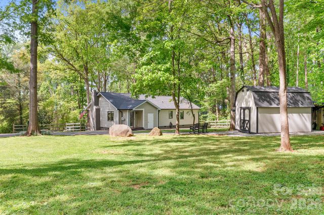 204 Nottingham Drive, Huntersville, NC 28078
