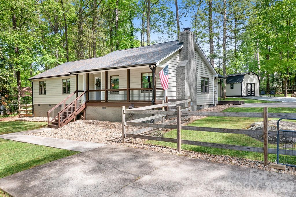 204 Nottingham Drive, Huntersville, NC 28078