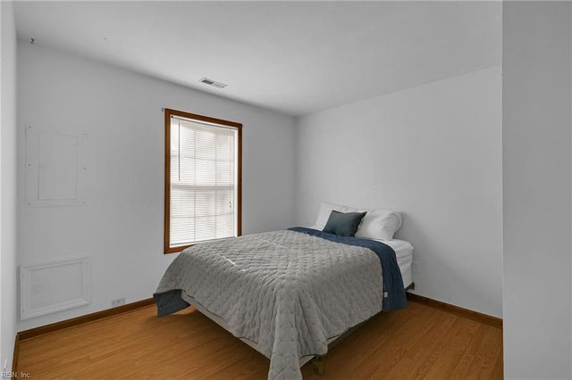 6386 Sterling CT, Gloucester, VA 23061