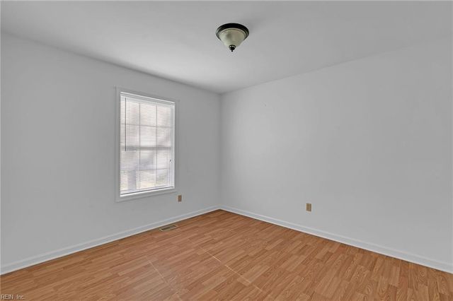 6386 Sterling CT, Gloucester, VA 23061