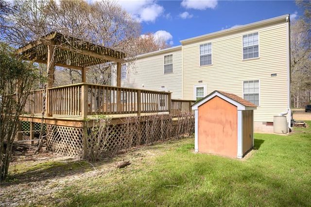 6386 Sterling CT, Gloucester, VA 23061