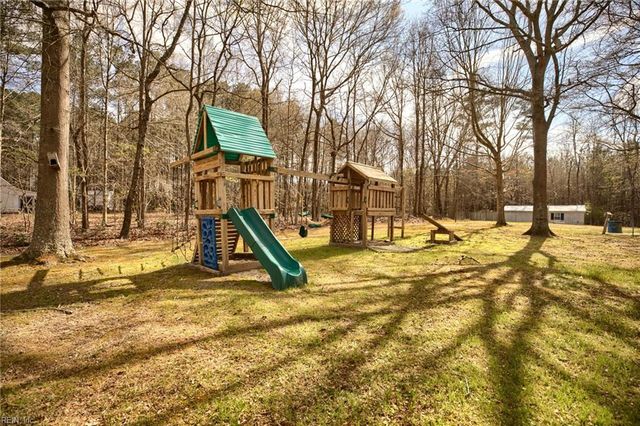 6386 Sterling CT, Gloucester, VA 23061