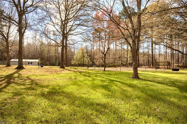 6386 Sterling CT, Gloucester, VA 23061