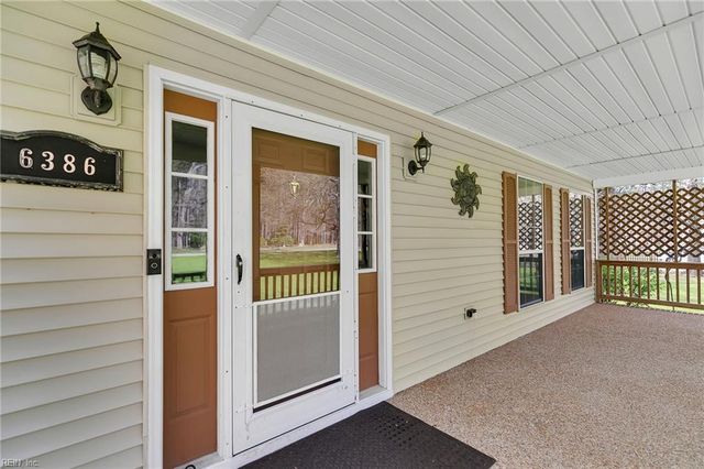 6386 Sterling CT, Gloucester, VA 23061