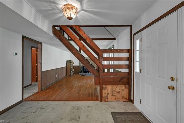 6386 Sterling CT, Gloucester, VA 23061